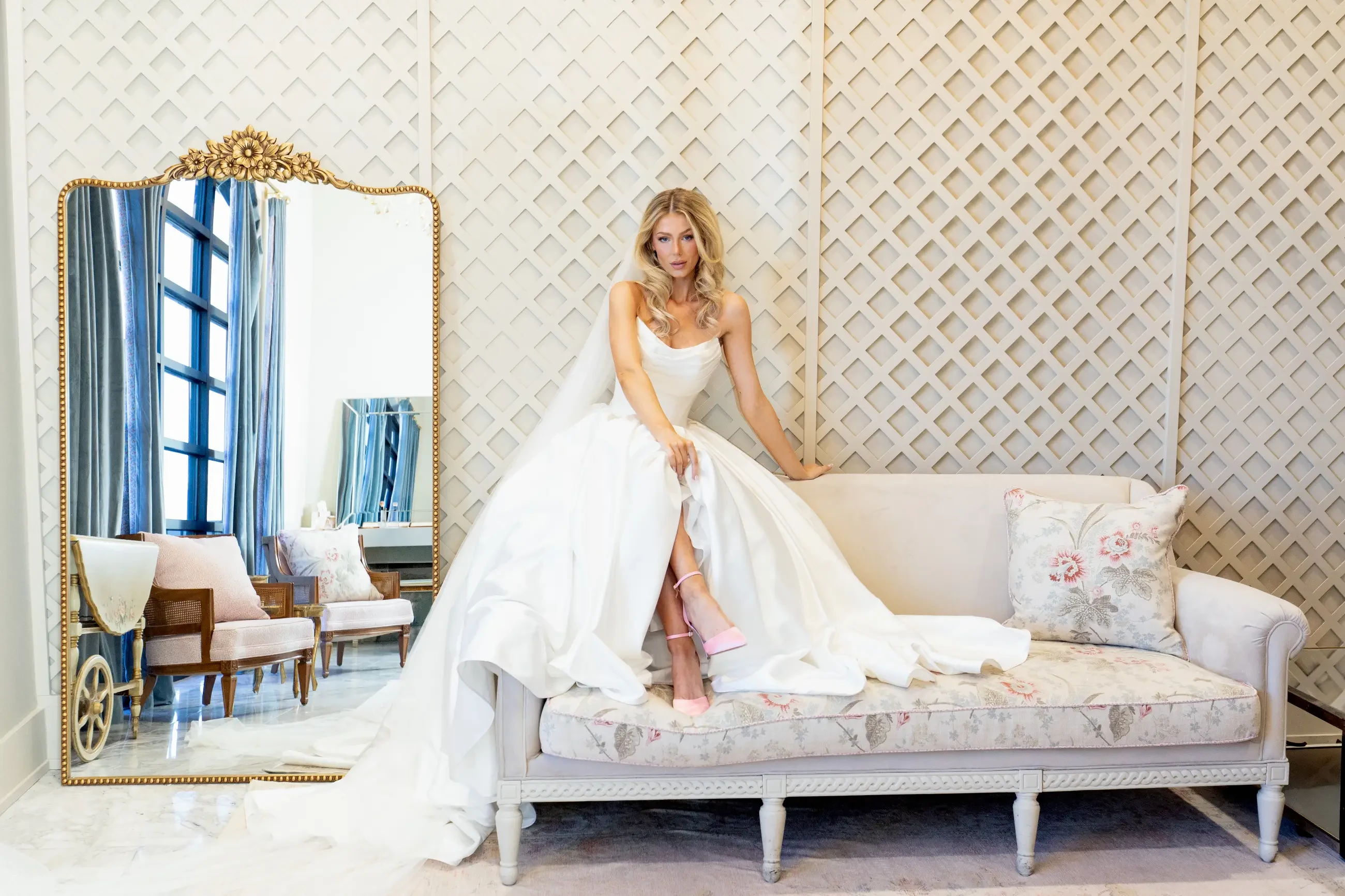 What Makes a Wedding Dress Look Expensive. Desktop Image