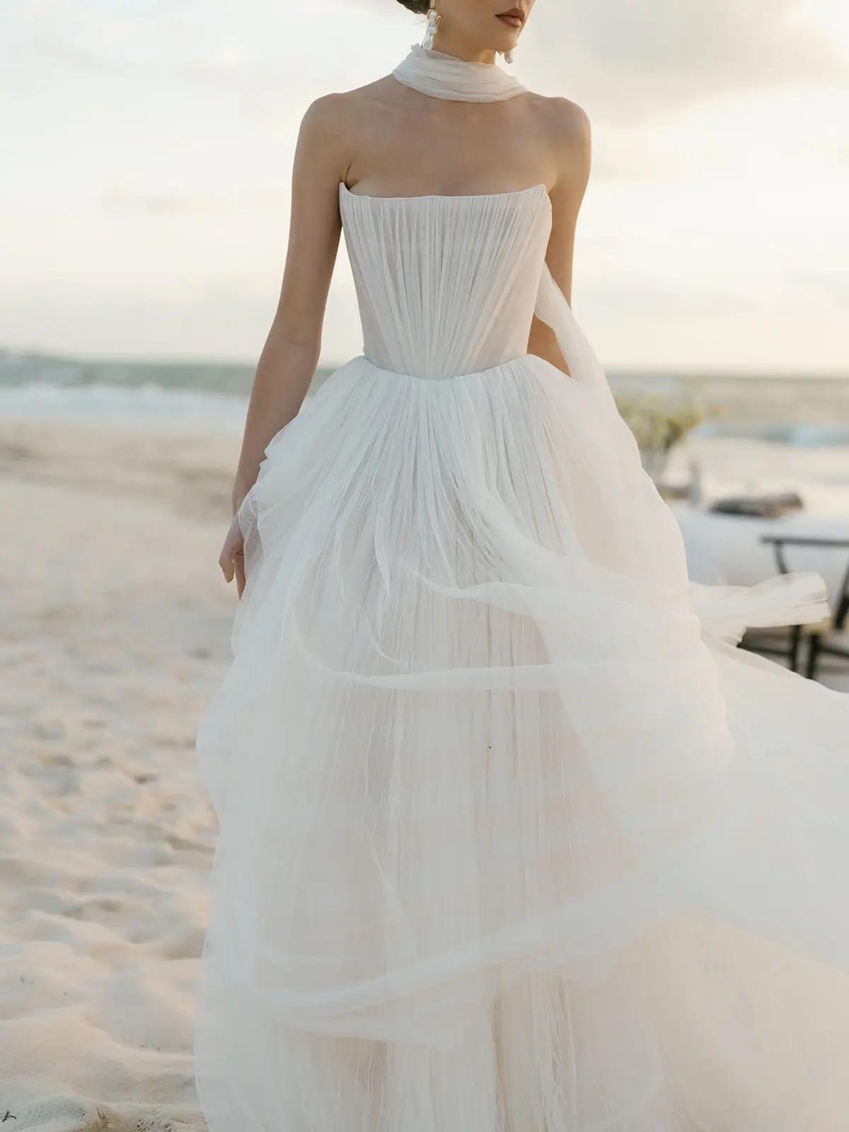 2024/2025 Wedding Dress Trends. Desktop Image