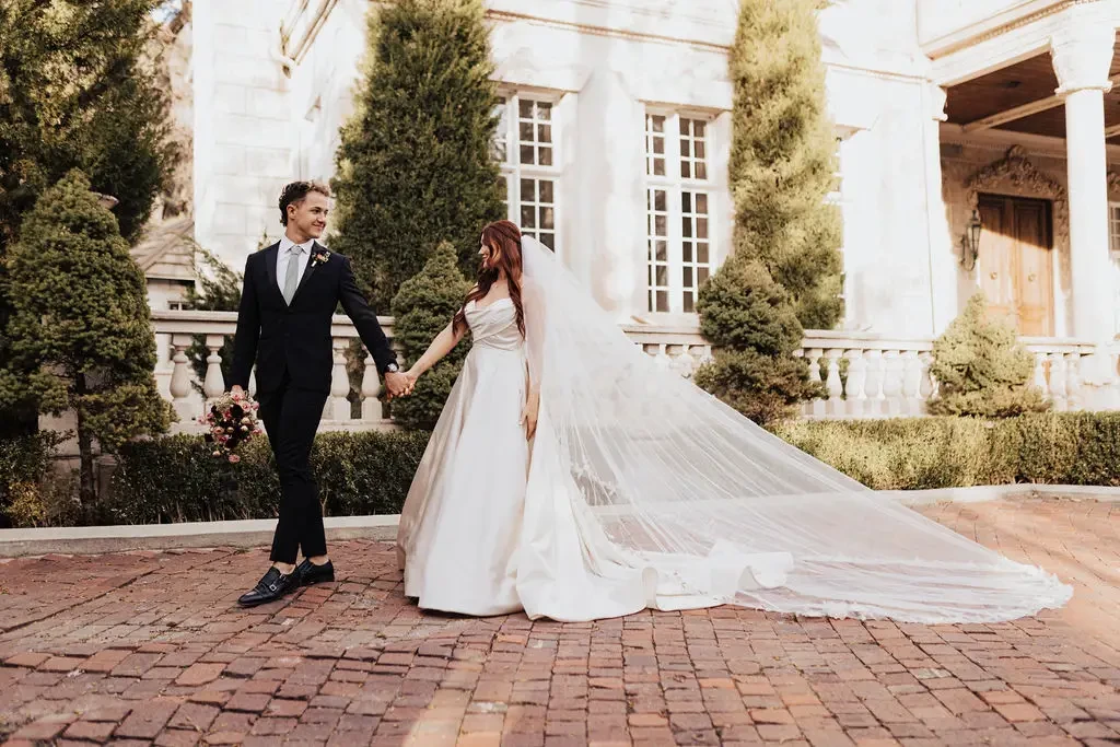 Wedding Dress Neckline Guide: Square, Scoop, and Beyond Image