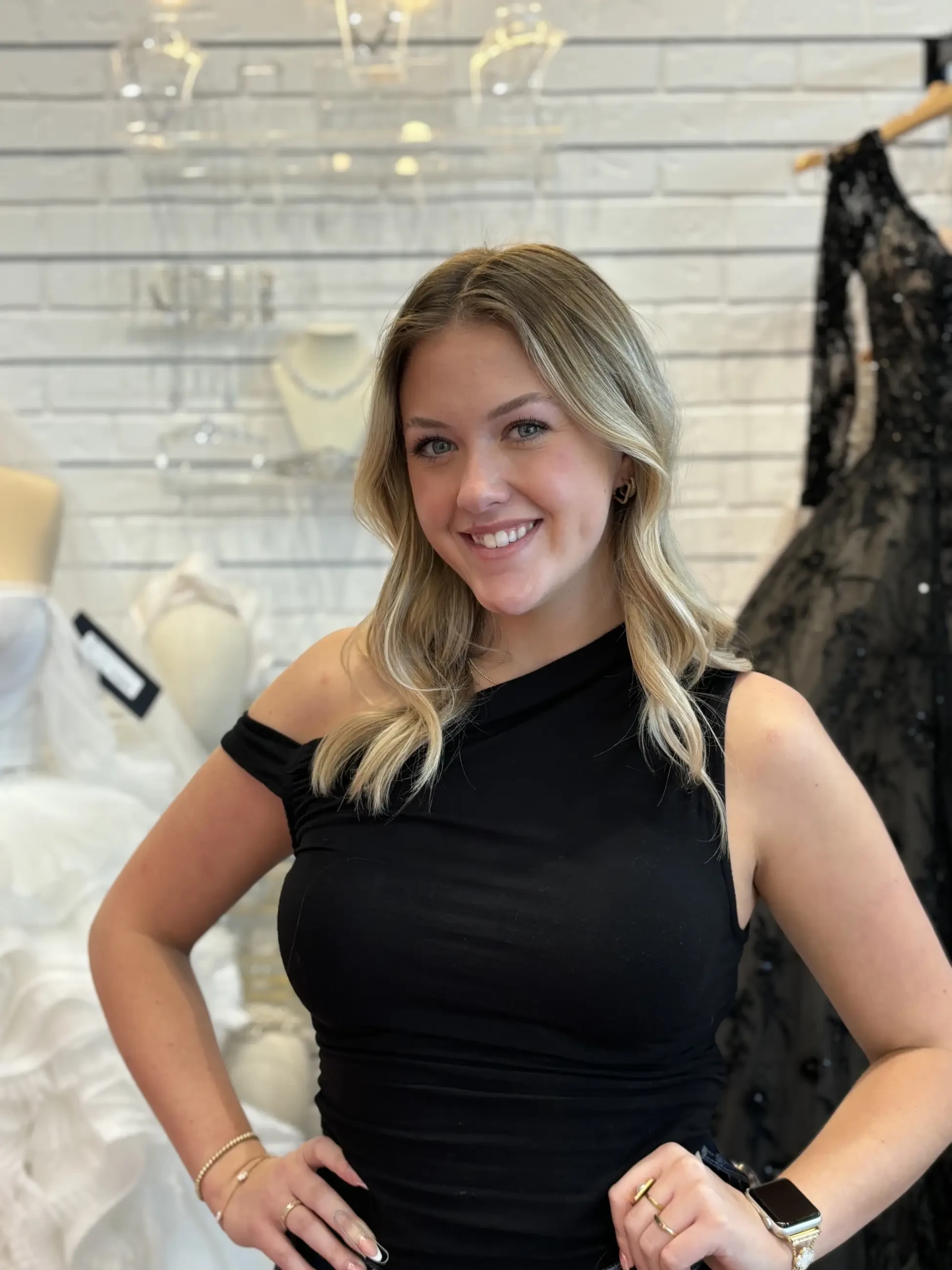 Keslee Senior Bridal Stylist