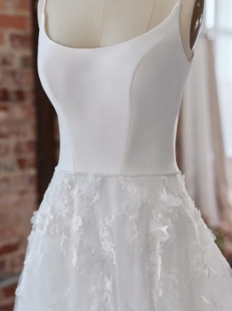 Maggie Sottero 138137 #7 Ivory thumbnail