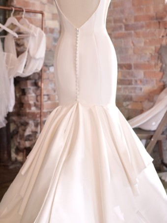 Sottero and Midgley 137186 #11 Ivory (Natural Illusion) thumbnail