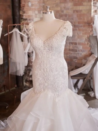 Maggie Sottero 137165 #4 Ivory (Natural Illusion) thumbnail