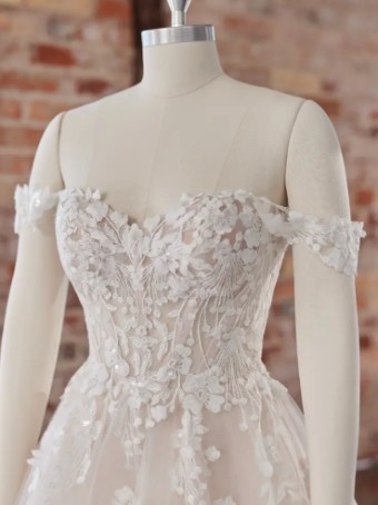 Maggie Sottero 138139 #8 Ivory / Soft Blush thumbnail