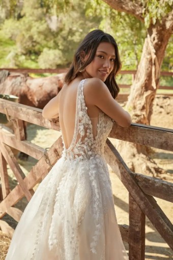 Allure 140116 #7 default Champagne/Ivory/Nude thumbnail