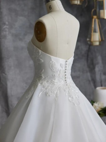 Sottero and Midgley 140069 #6 Ivory (Natural Illusion) thumbnail