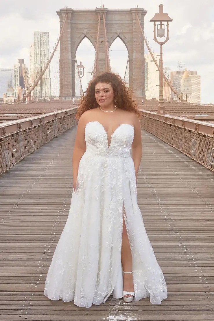 Lavender wedding dress plus clearance size