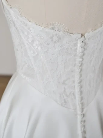 Maggie Sottero 144981 #5 Ivory thumbnail