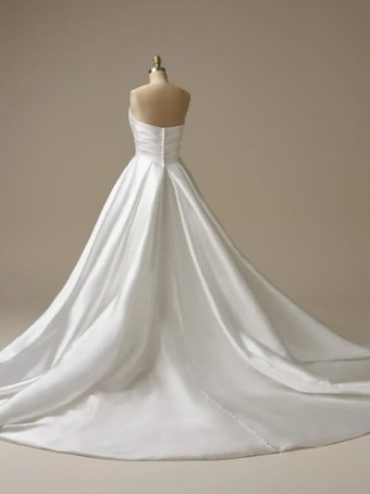 Maggie Sottero 144971 #8 Diamond White thumbnail