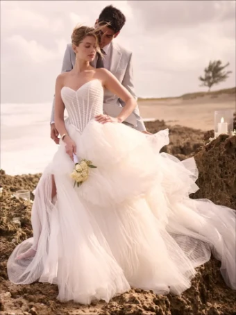 Maggie Sottero 145880 #6 Diamond White thumbnail