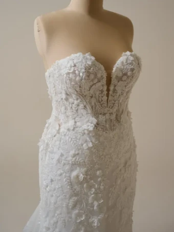 Sottero and Midgley 146805 #10 Ivory (Natural Illusion) thumbnail