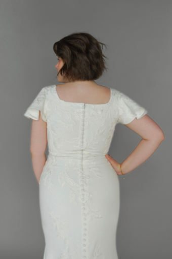 Casablanca Bridal 145427 #4 Ivory/Diamond White thumbnail